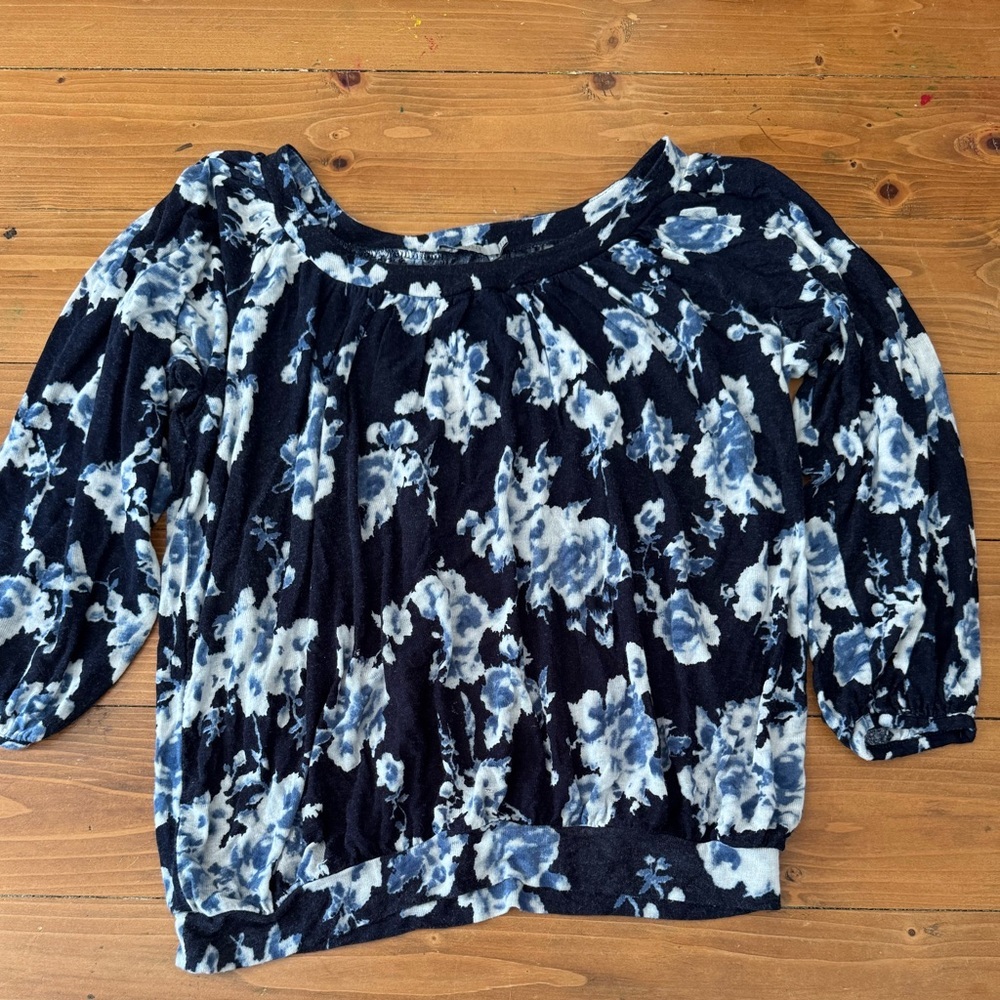 Dalia Navy and White‎ Floral Blouse